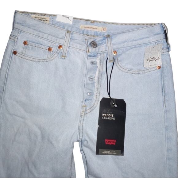 NWT Levi's Premium Wedgie Straight Jean in Color Seasons Greetings Size 27 - Picture 3 of 9